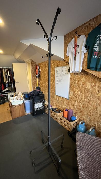 Cabide bengaleiro de pé metálico