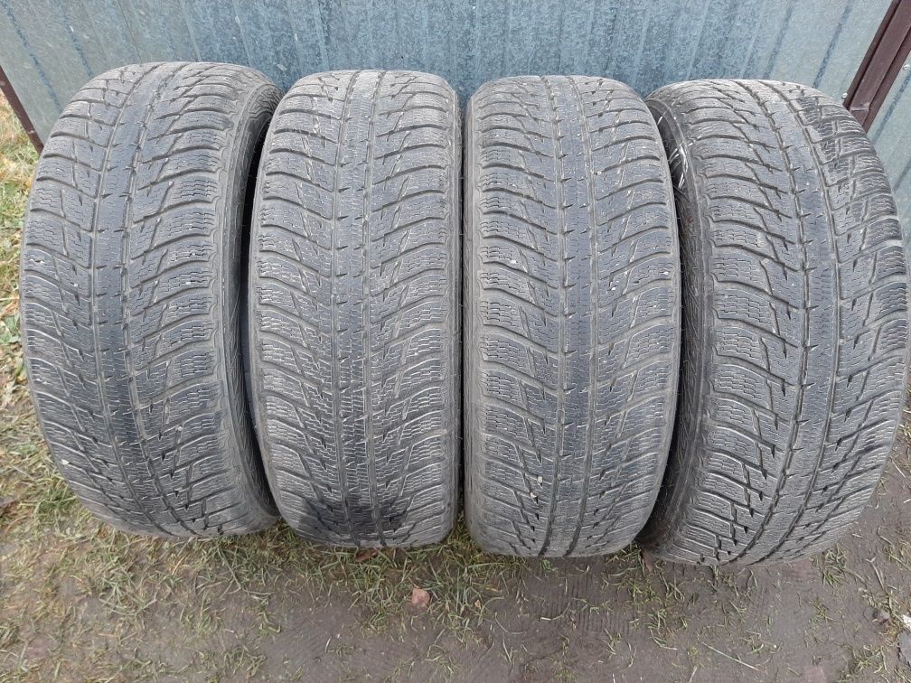 4 szt 235/55 r 18 Opony zimowe Nokian wr SUV 3