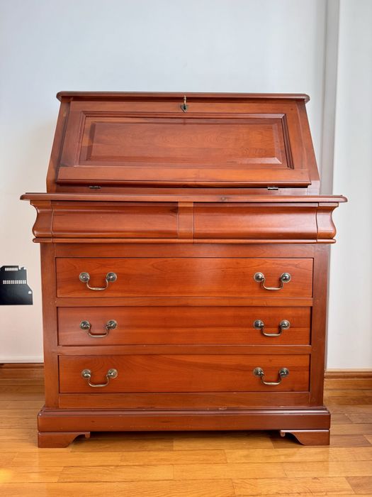 Mobiliário de Quarto de Solteiro – Madeira Cerejeira