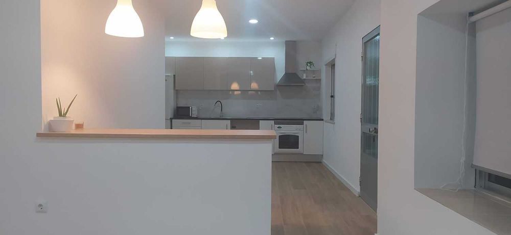 Arrendamento de casa de aldeia na Rua Dom Dinis s/n