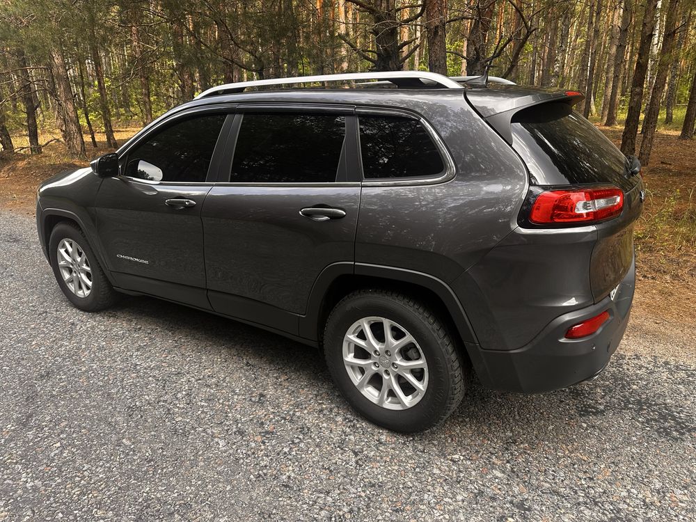Продам Jeep Cherokee