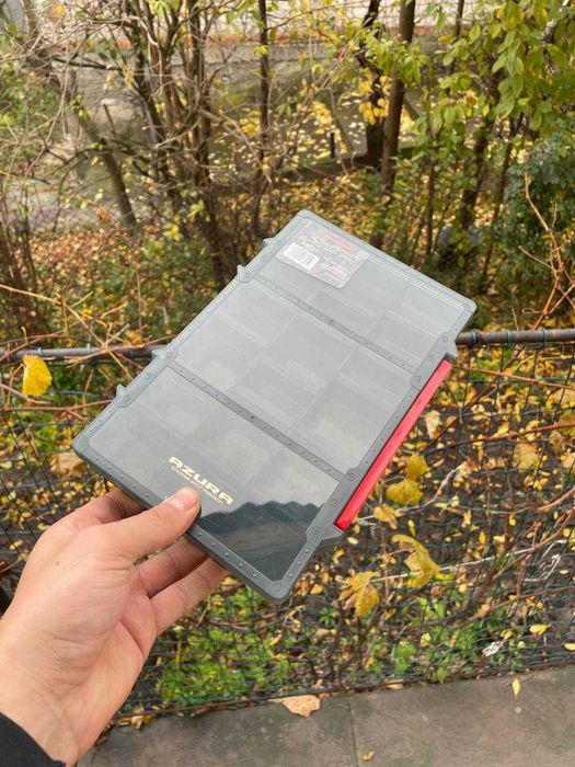 Риболовна коробка Azura + в подарунок 2 сталевих повідці