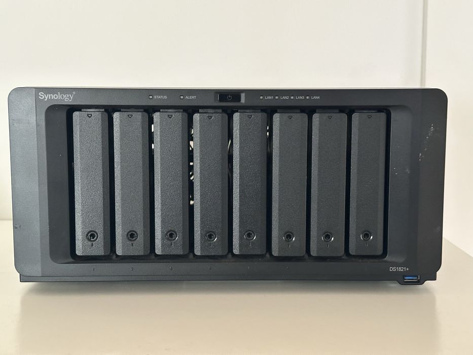 Servidor Synology Modelo DS 1815+