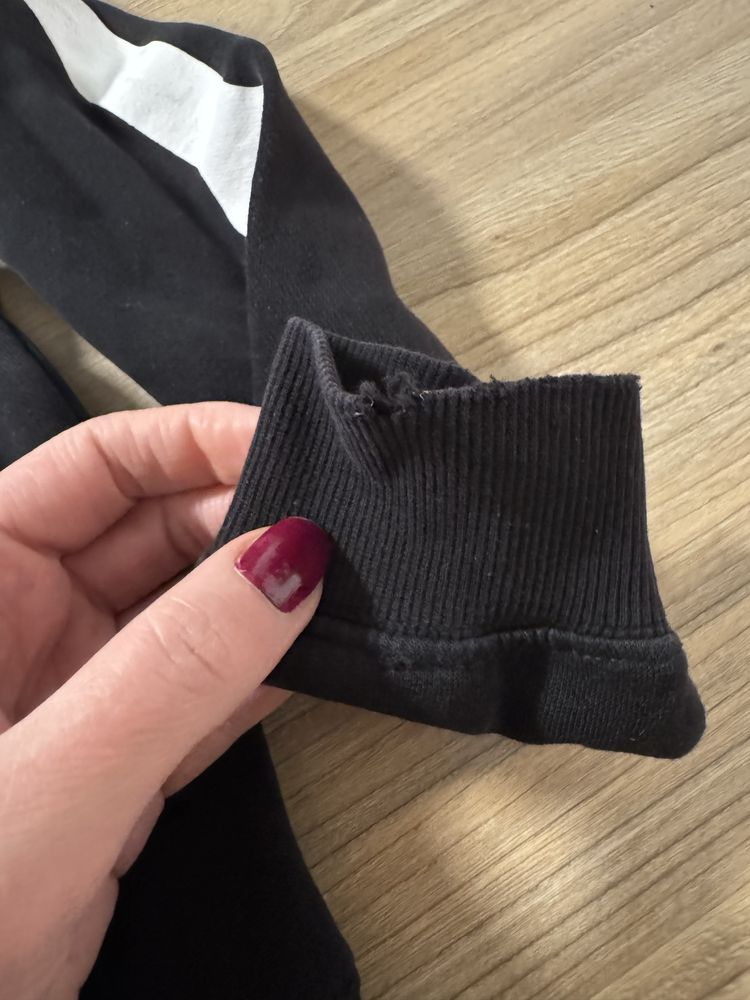 Czarna bluza z kapturem kościotrup szkieletowe nie tylko na halloween