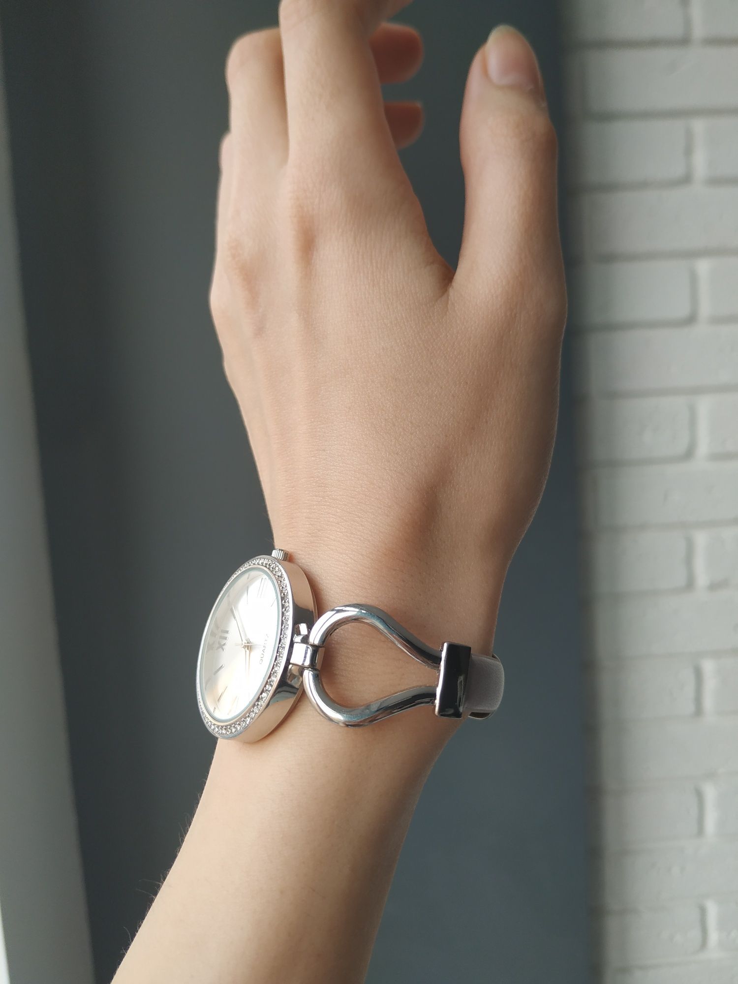 Годинник avon жіночий часы наручные кварц icon женские ейвон
