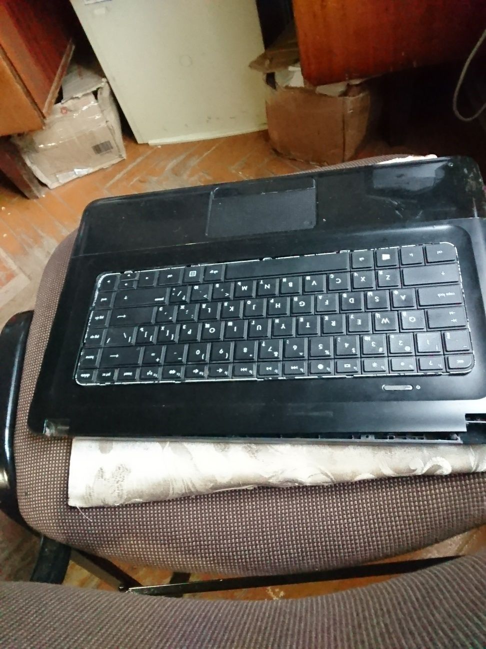 Комплектуючі і Материнська плата HP 655  Compaq (CQ58  -255SR))