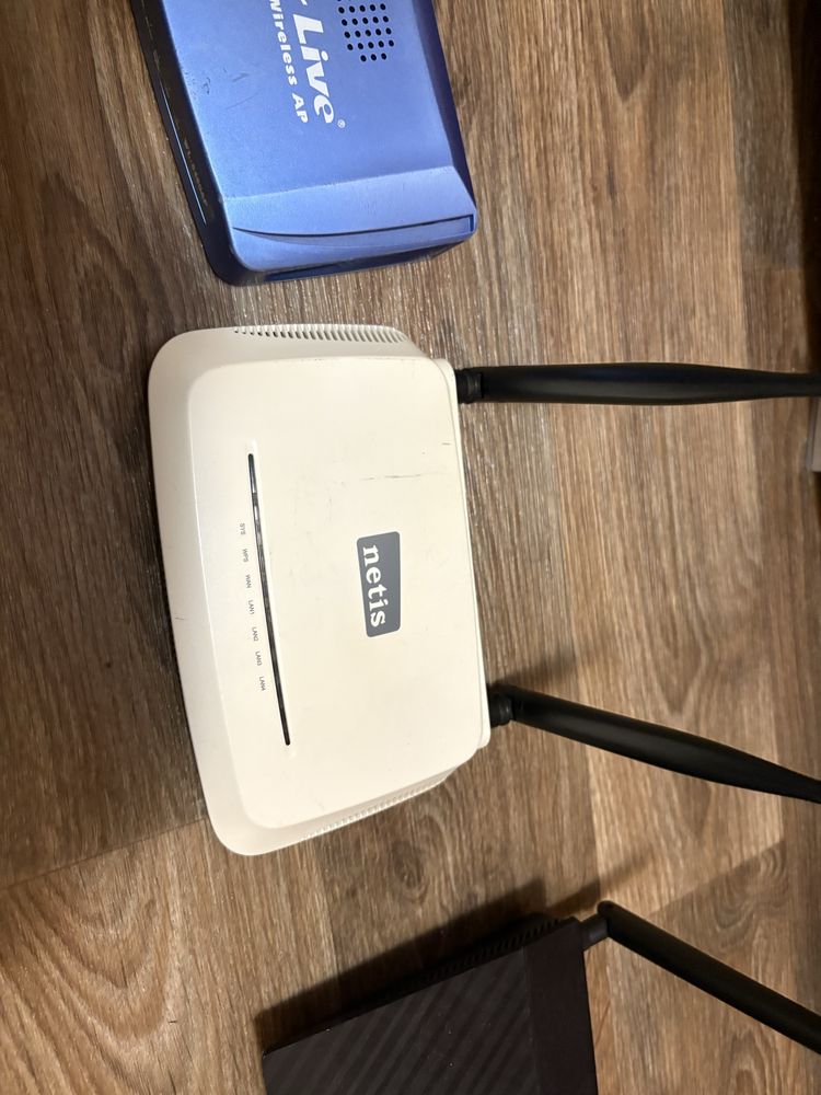 Zestaw 4 routerów WiFi
