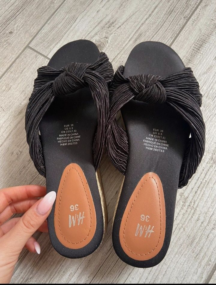 Nowe klapki nq platformie espadryle H&M