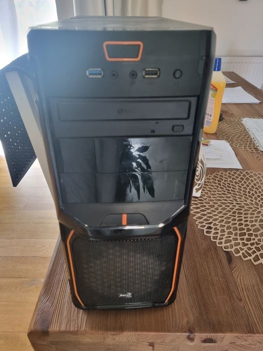 Komputer gamingowy i5/16/ssd/radeon 8gb/24" LED windows pro