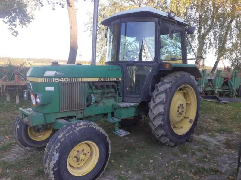 JOHN DEERE 4300 sadowniczy komunalny . tuz