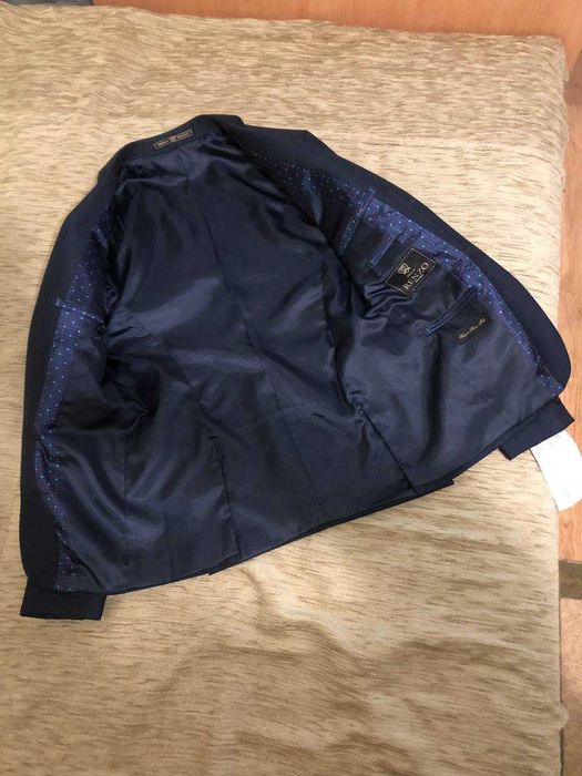 Костюм для підлітка р. 44 S. Стильний, якісний. Стан нового