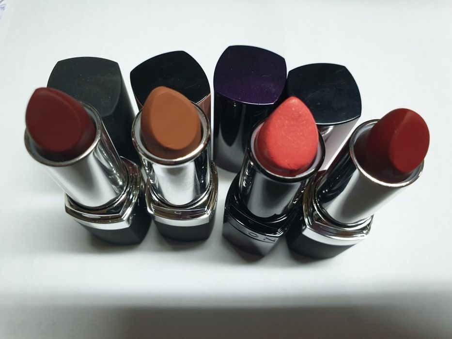 Błyszczyk, Pomadka AVON NOWE, lakiery