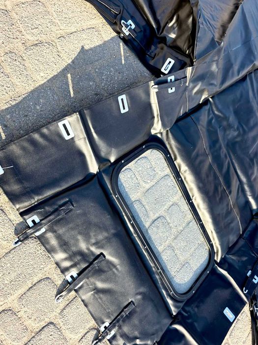 Plandeka UAZ 469 NOWA czarna z szybą