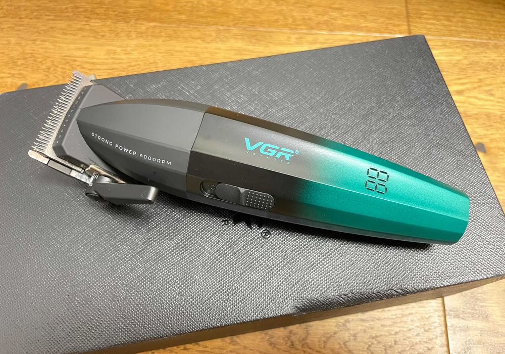 Profesionalna maszynka do strzyżenia włosów VGR V-003 barber trymer