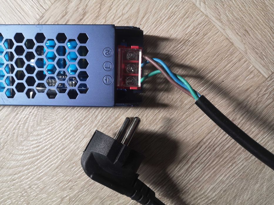 Zasilacz LED 12V 8.3A - montażowy