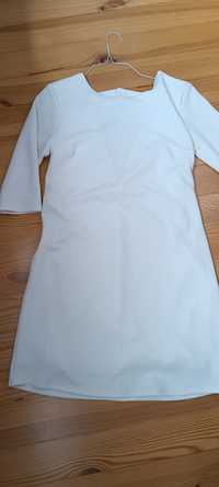 Біла трикотажна сукня на розпис коктельна