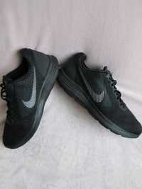 NIKE REVOLUTION 3 buty męskie sportowe rozmiar 44 oryginalne