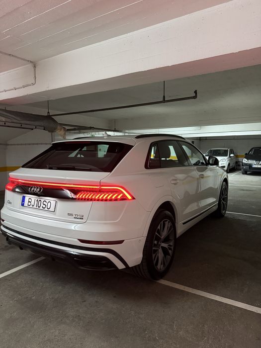 Audi Q8 55TFSI quattro S line competition plus