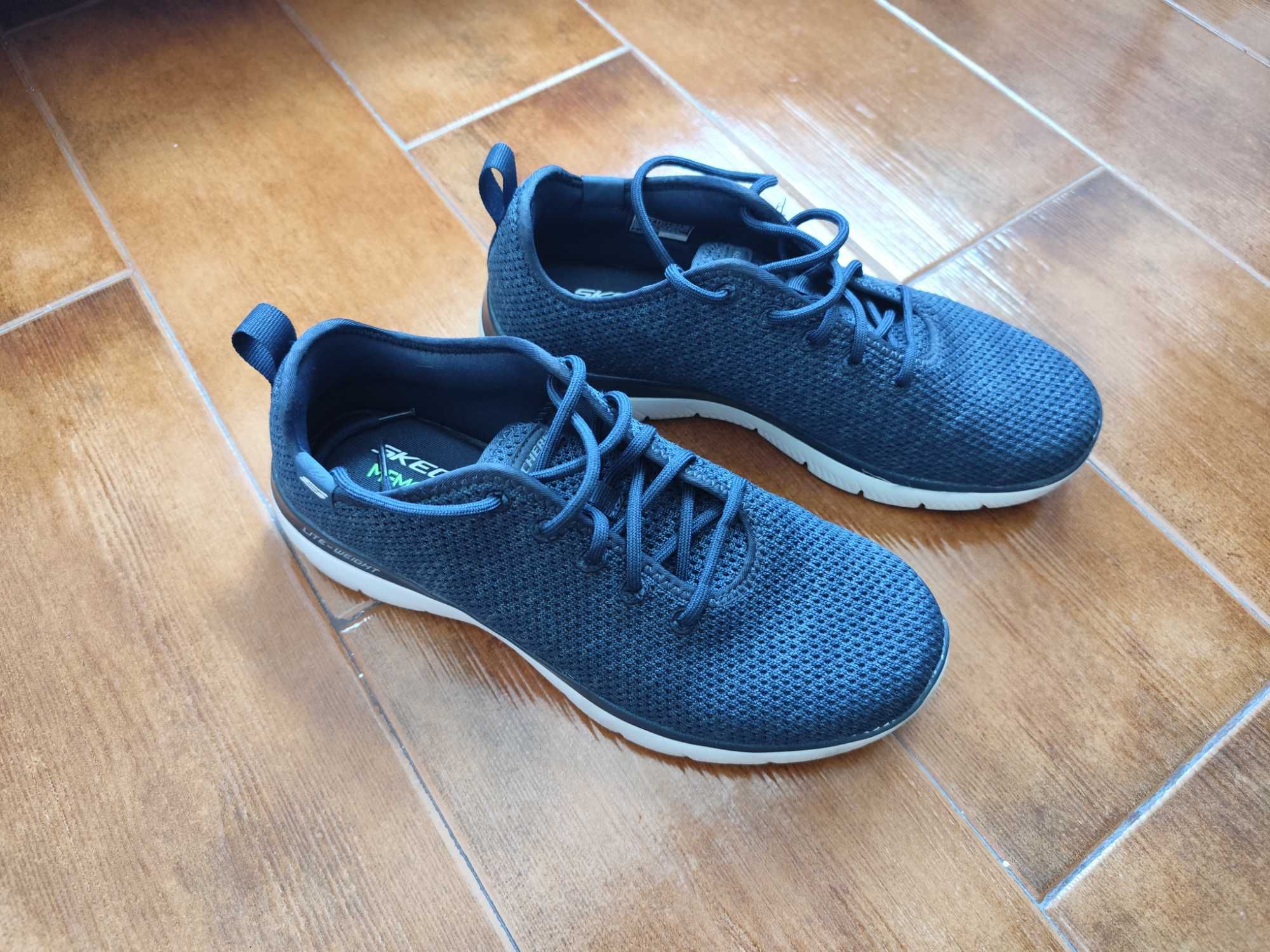 Tênis Skechers como novos