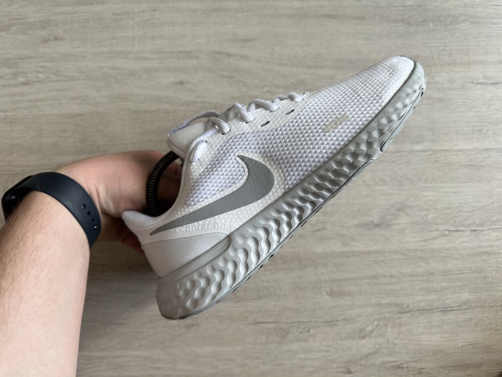 Кросівки Nike revolution