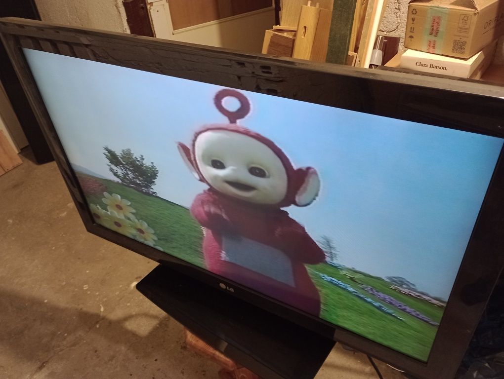 Telewizor LCD LG bardzo ładny stan tanio.