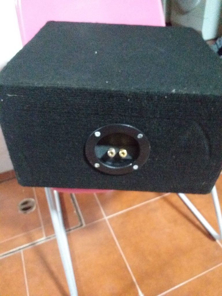 Caixa com duas Cornetas mais equipamentos