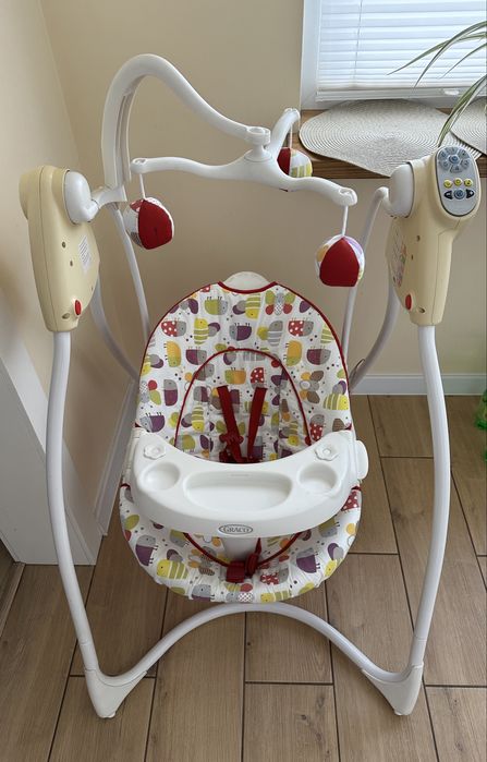 Дитячий стілець гойдалка шезлог Graco