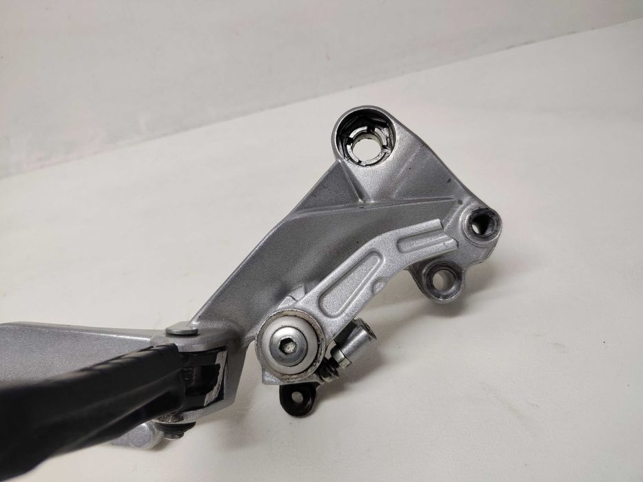 KTM DUKE 125 Set Podnóżek Prawy Kierowcy 11-16