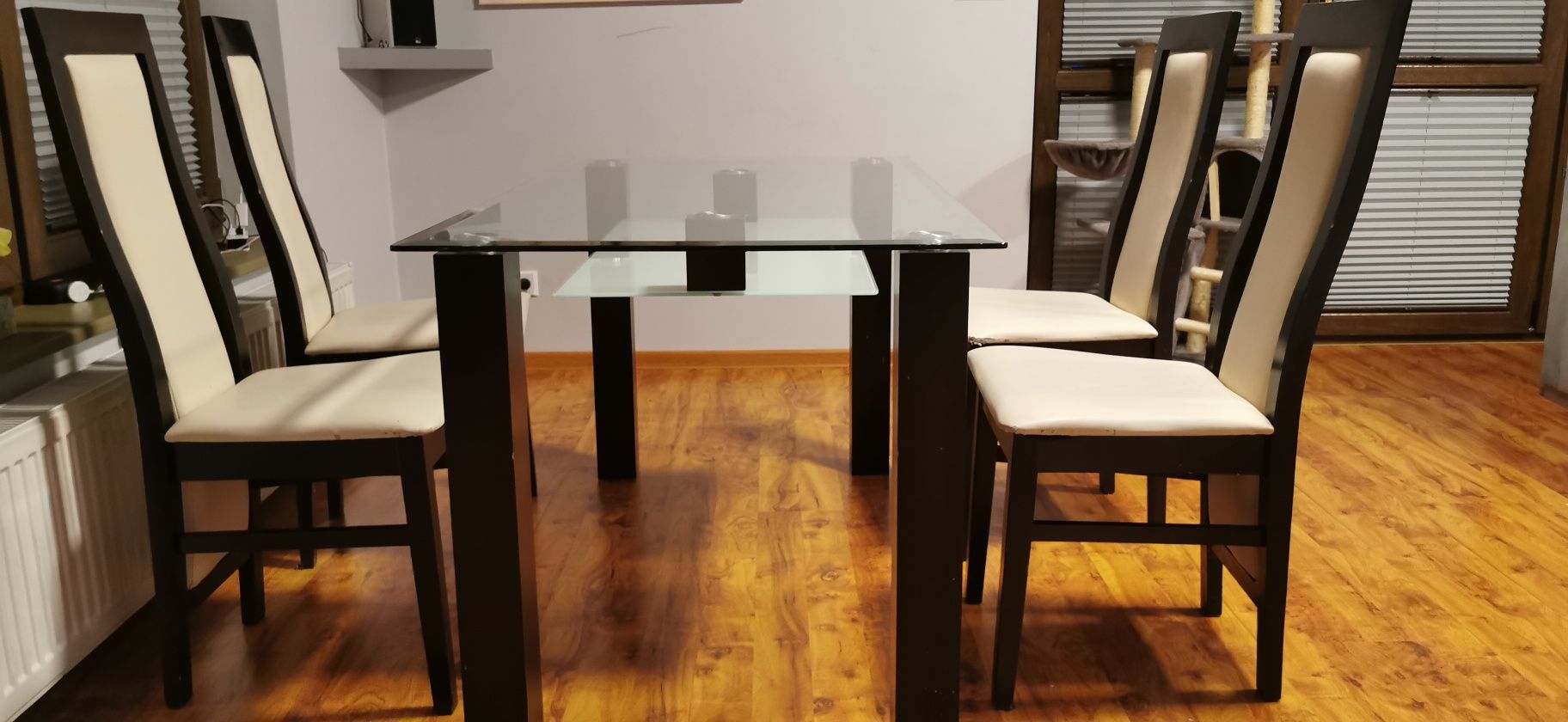Stół szklany 79x139 i 4 szt krzeseł