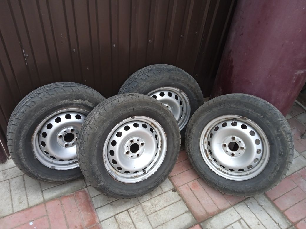 Колеса з шинами R14/70/185 літо