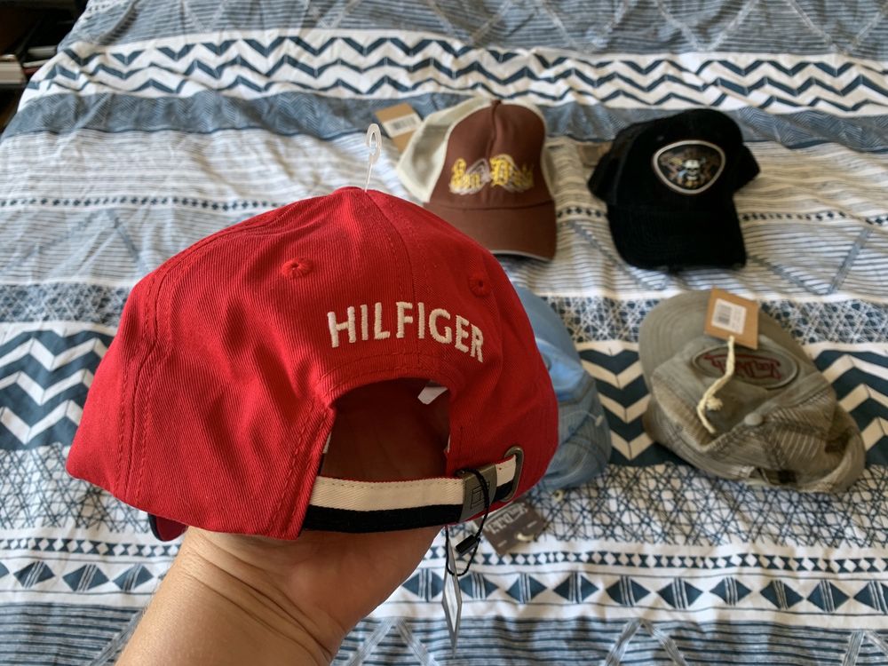 Bonés Von Dutch e Hilfiger NOVOS