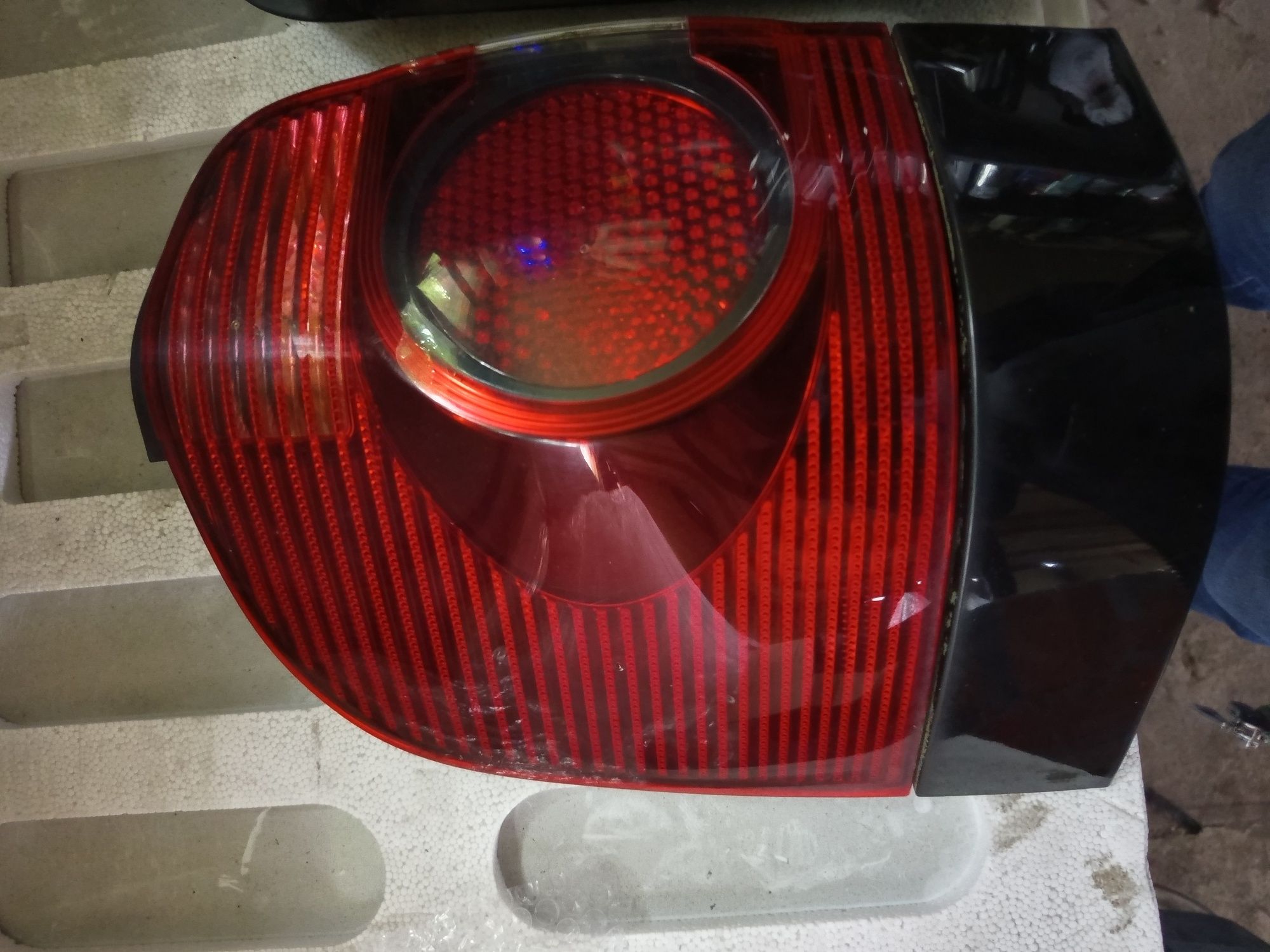 Sharan lampa tylna lift dymiona