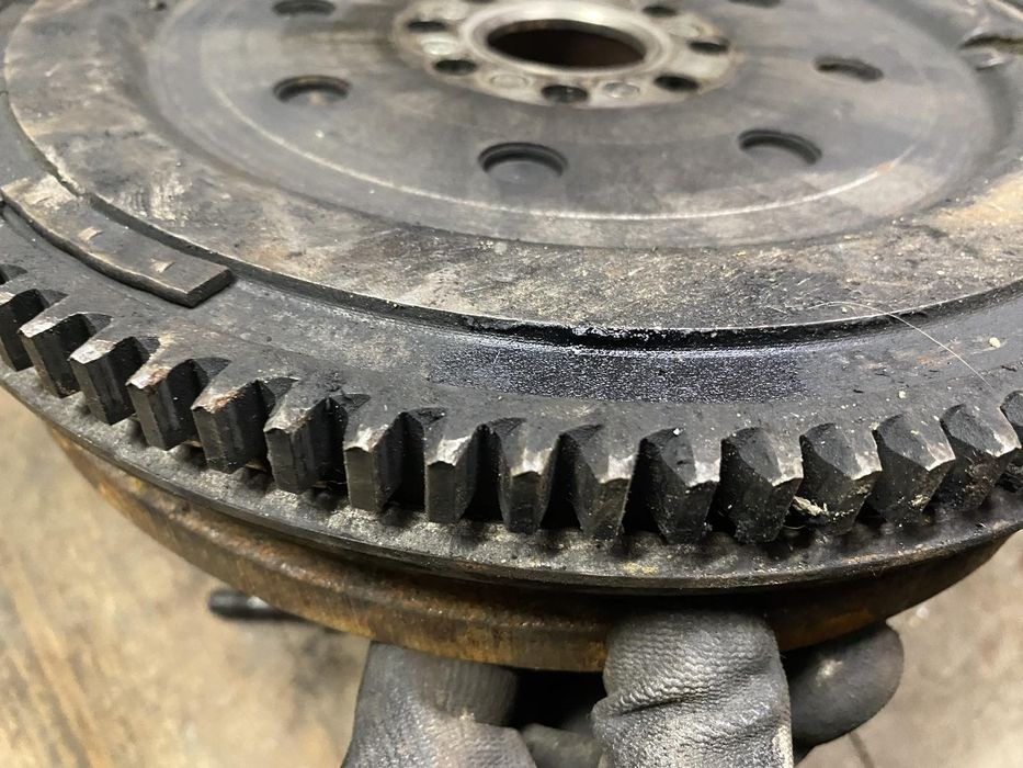 Маховик двохмасовий Тойота Авенсис т25 2.2 d-cat 177 л.с.2.2 сцепление