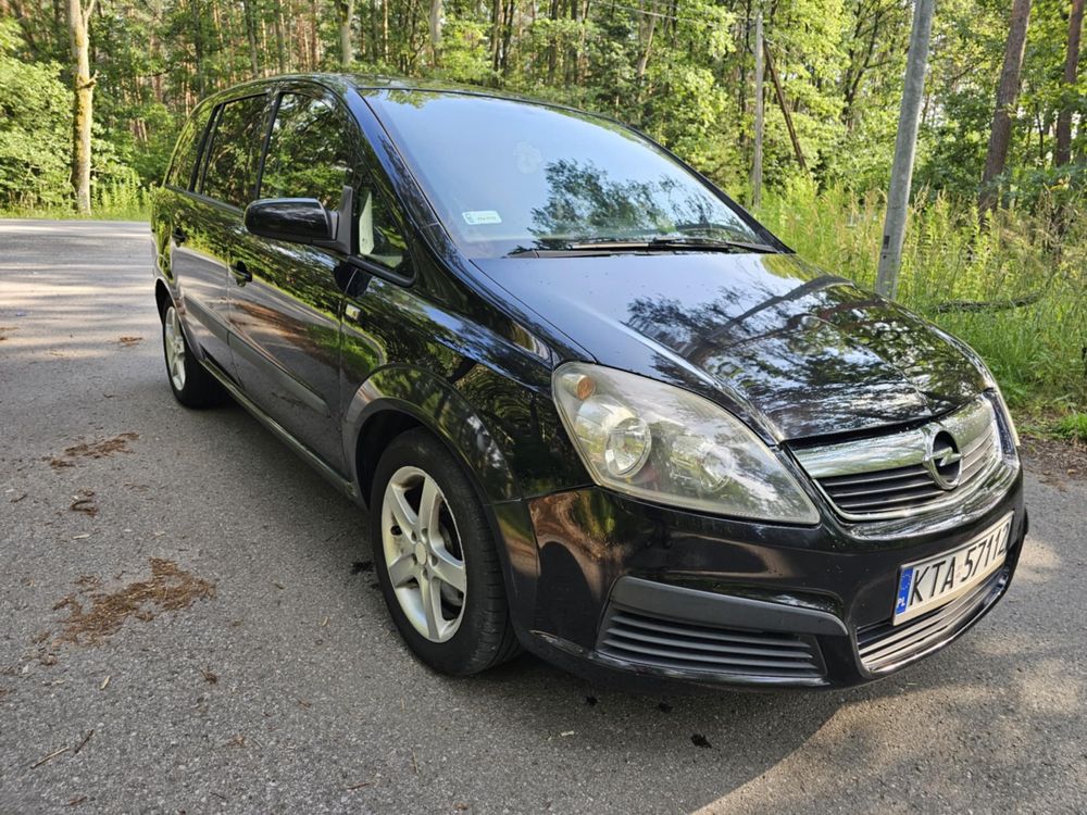 Opel Zafira 1.9 cdti hak 7 osób