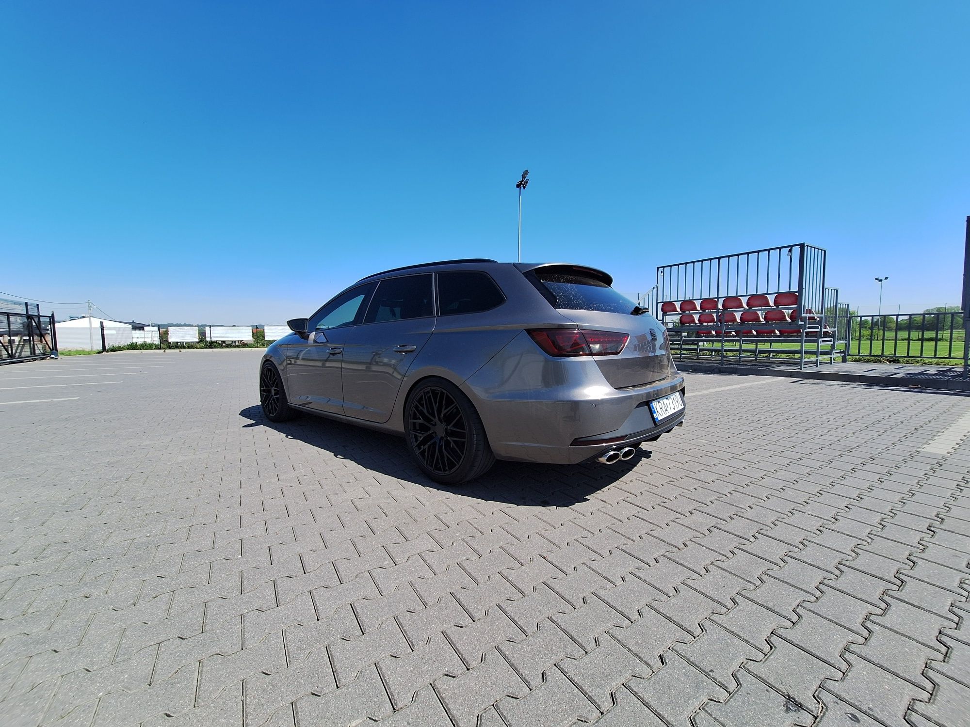 Seat Leon FR Pakiet CUPRA, BLACK EDITION,Alu 19, Eibach, Doinwestowana