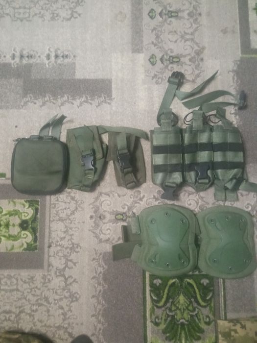 Военное снаряжение подсумки  и накаленики