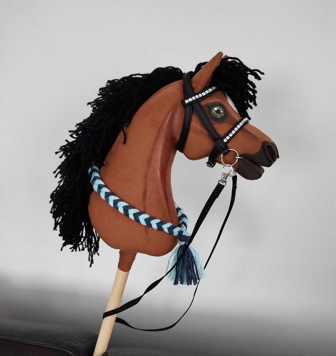 Hobby Horse A4 z akcesoriami gniady