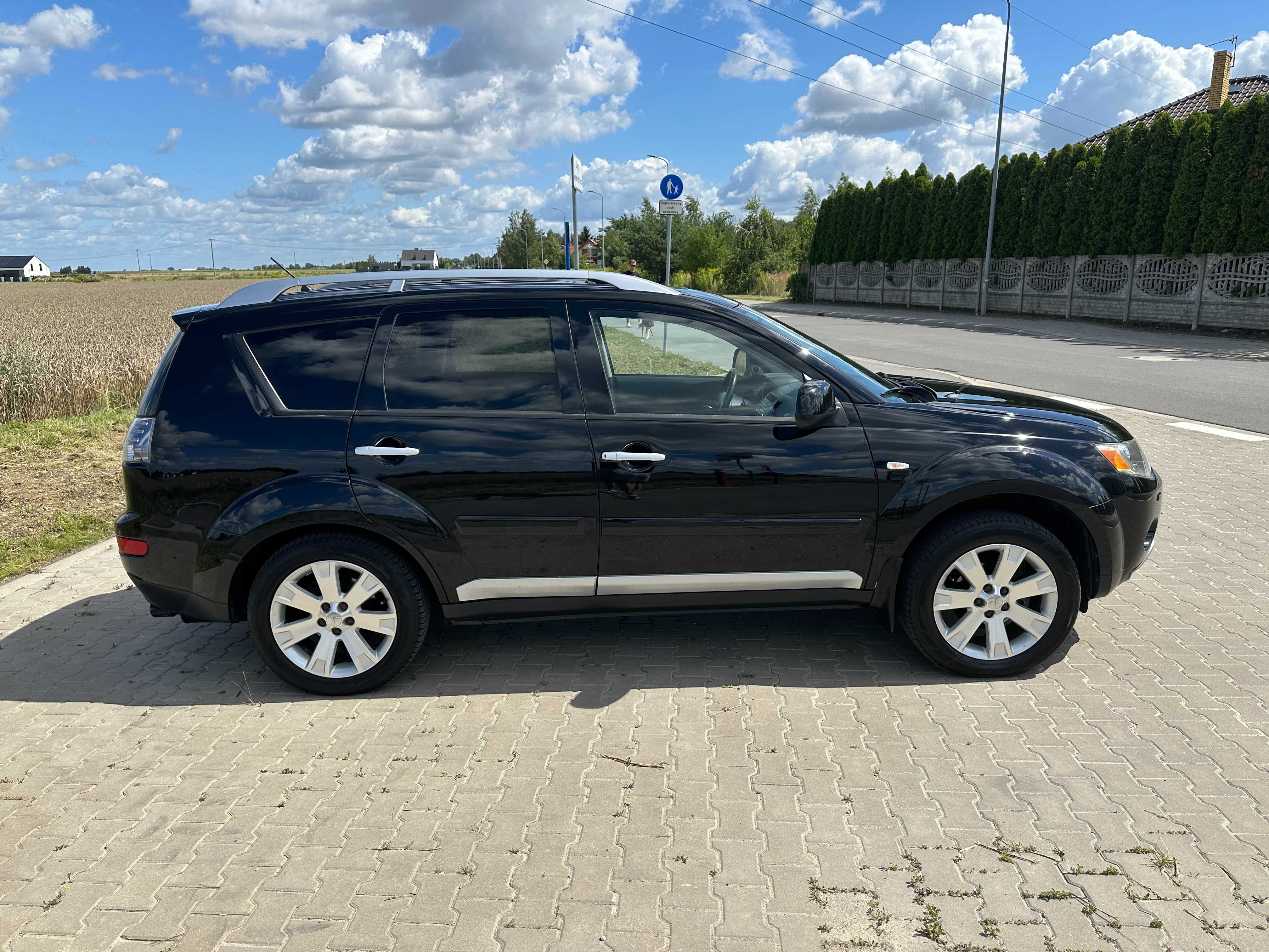 Mitsubishi OUTLANDER 2.0 DIESEL 4x4 FULL OPCJA 7 miejsc