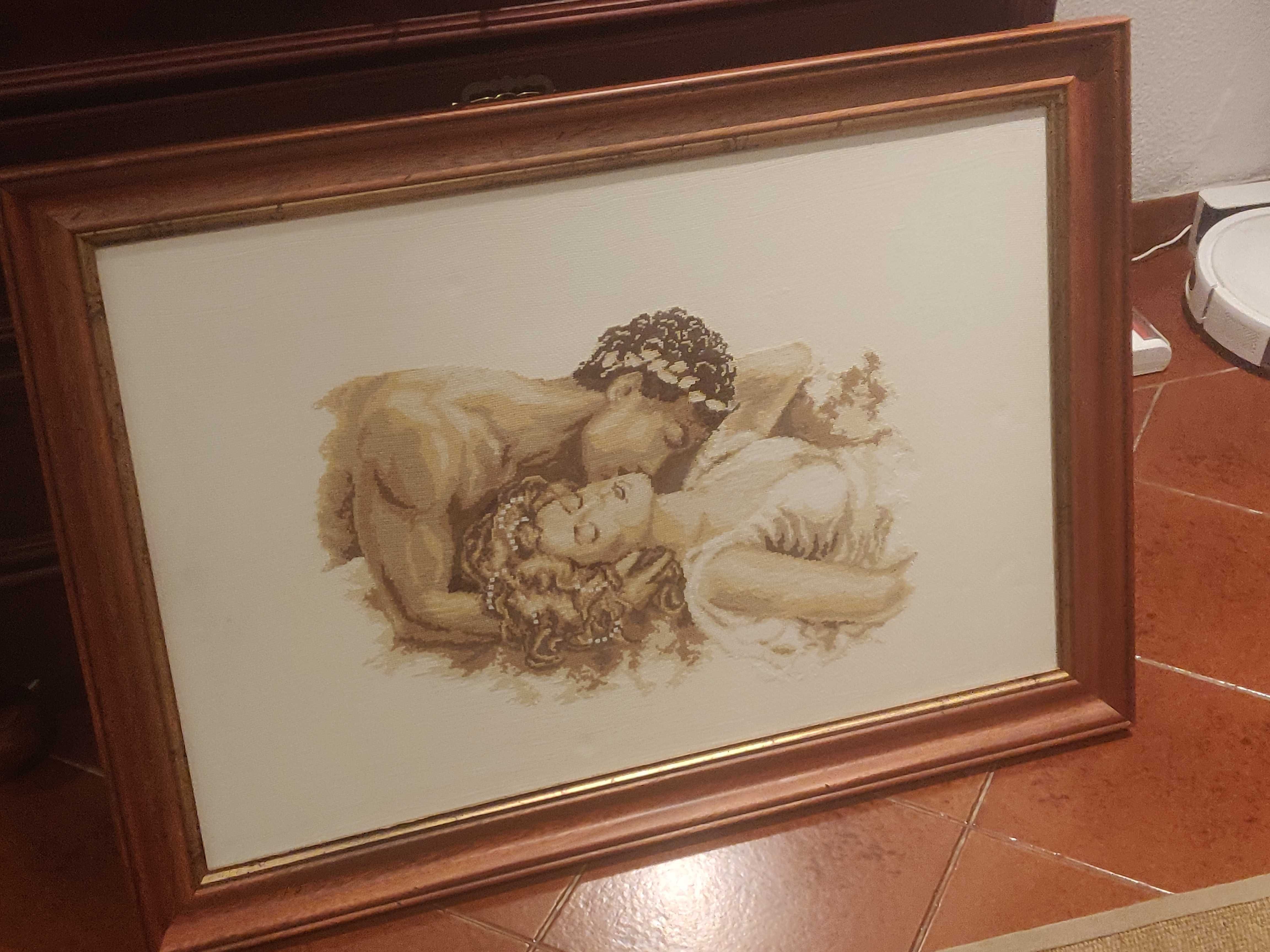 Quadro com moldura em madeira e frente de vidro