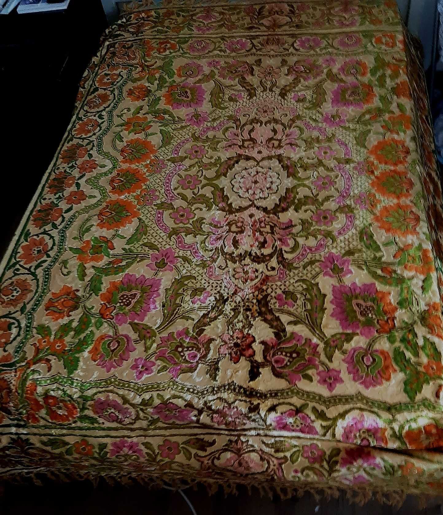 Antiga Colcha/Carpete, anos 60, fabricada em Itália