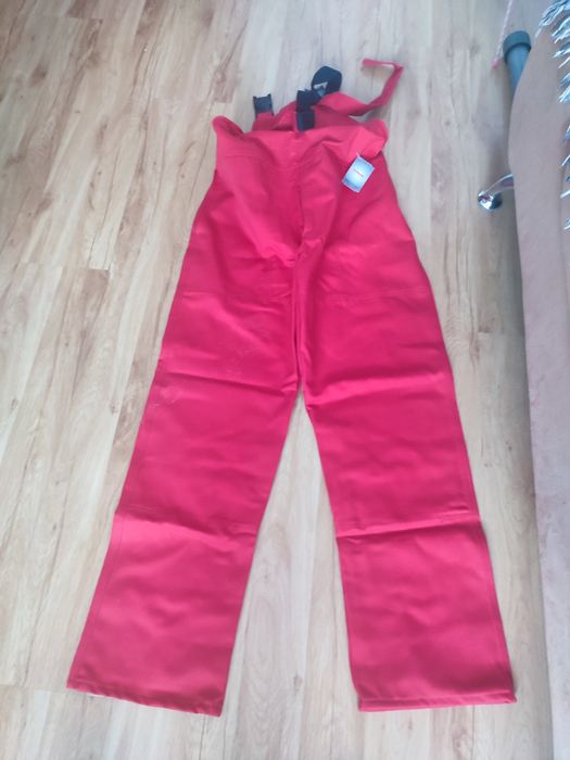 Sprzedam spodnie robocze ogrodniczki.