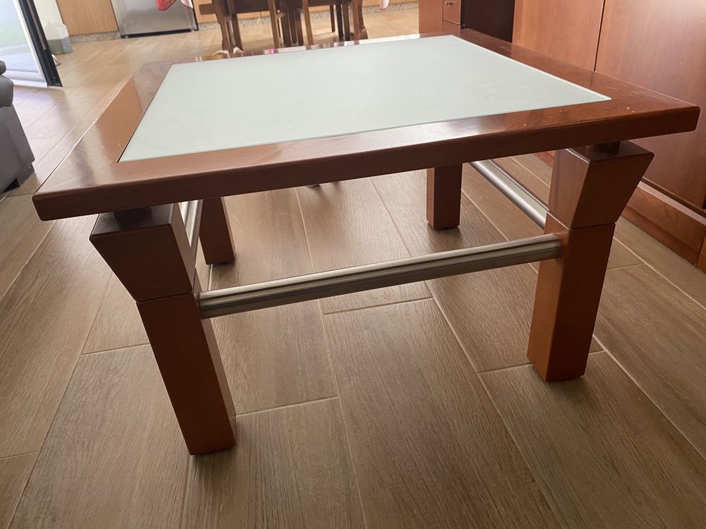 Mesa de centro em cerejeira