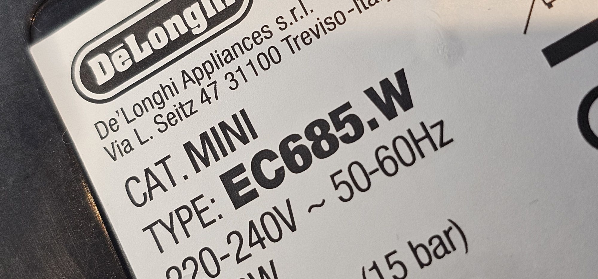 ekspres do kawy DeLonghi EC685W