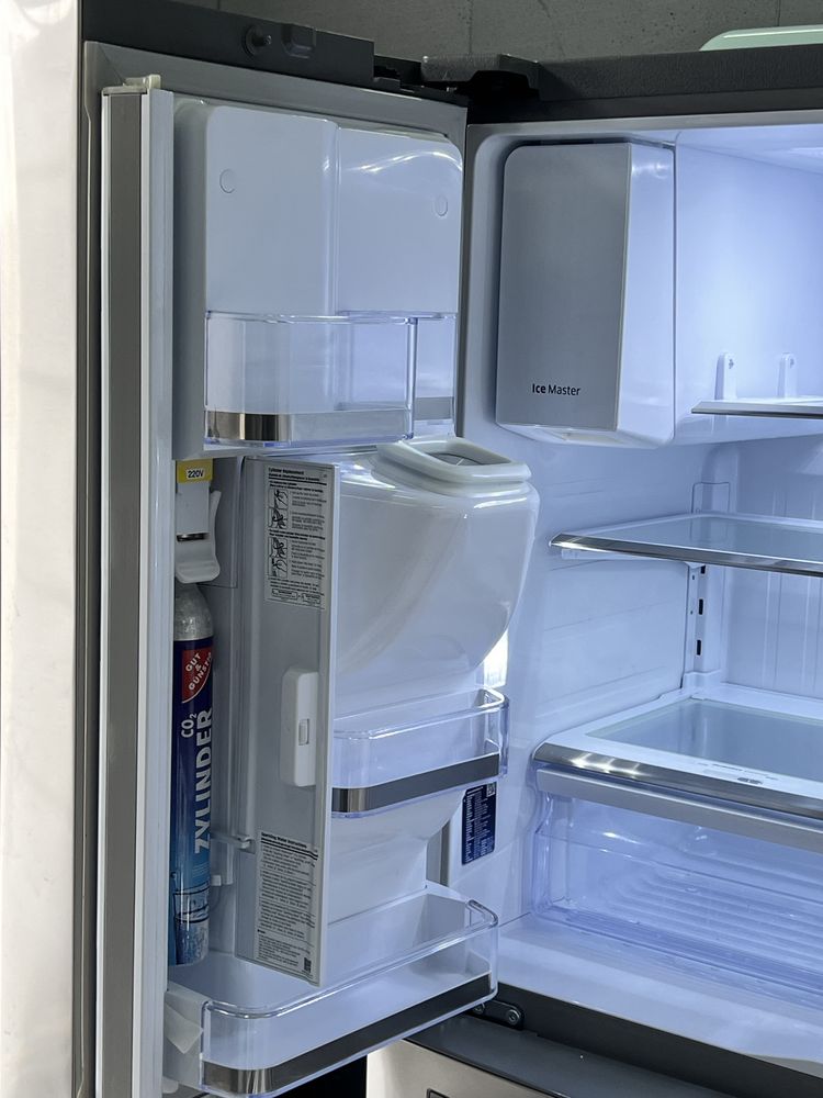 Холодильник Side by Side Samsung RF24HSESBSR