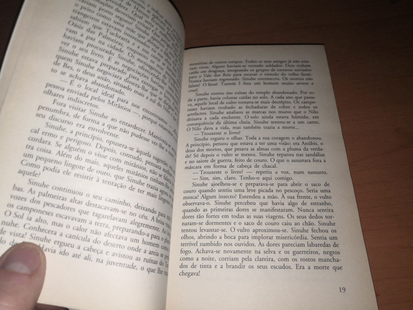 O roubo do colar de Anúbis