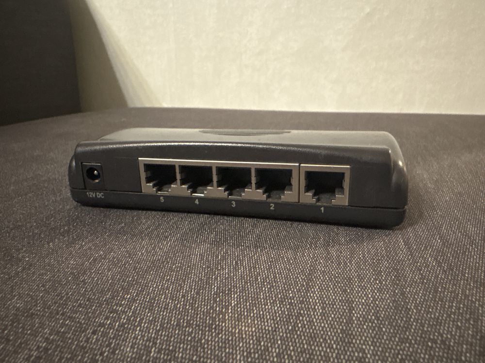 Switch Intellinet 5 portowy Fast Ethernet