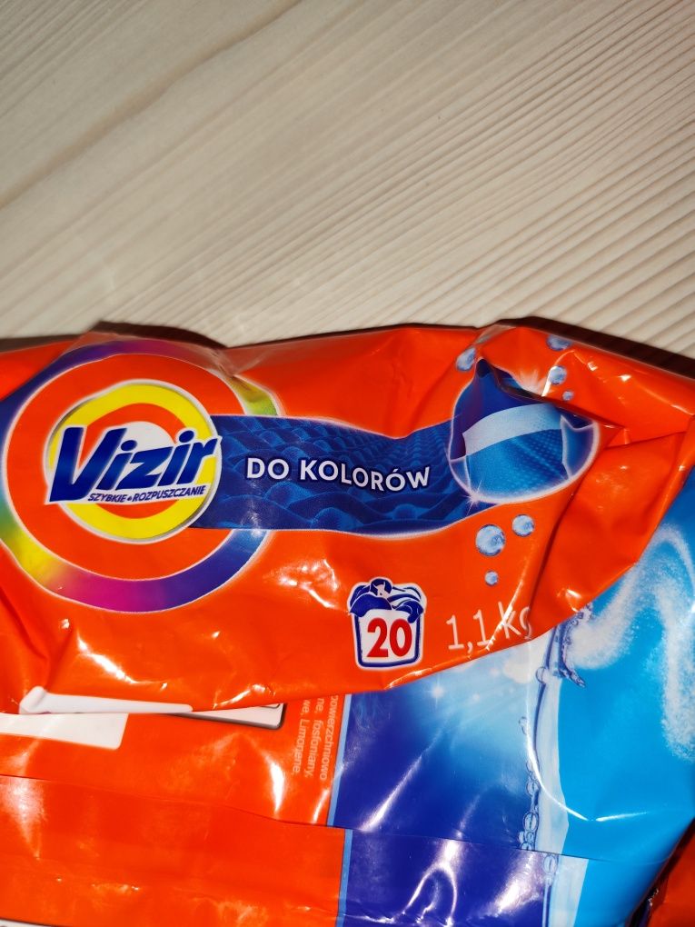 Proszek do prania tkanin kolorowych 1.1 kg