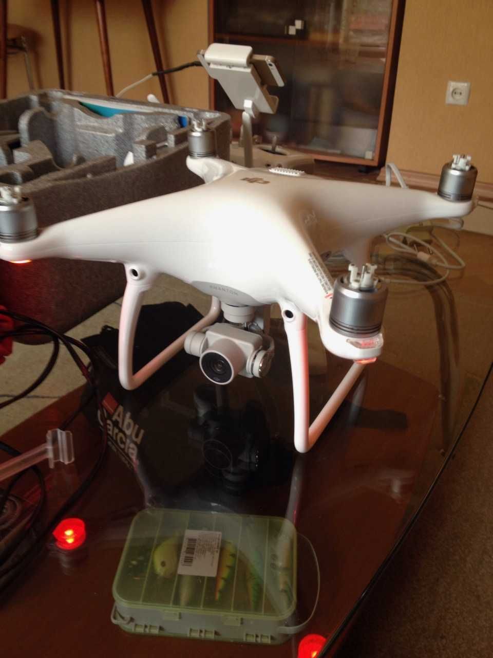 Продам квадрокоптер, дрон, DJI Phantom 4!