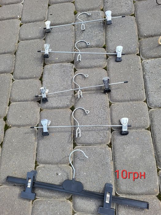 Вішаки дерев'яні