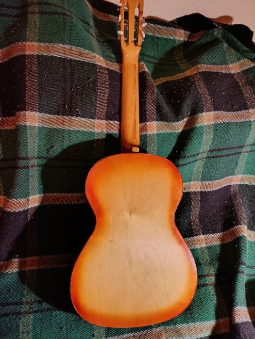 Гитара аккустическая